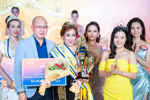 Giày GAFA cùng thí sinh Hoa hậu Doanh nhân Toàn năng châu Á 2019 