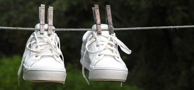 Vệ sinh giày sneaker đúng cách siêu đơn giản